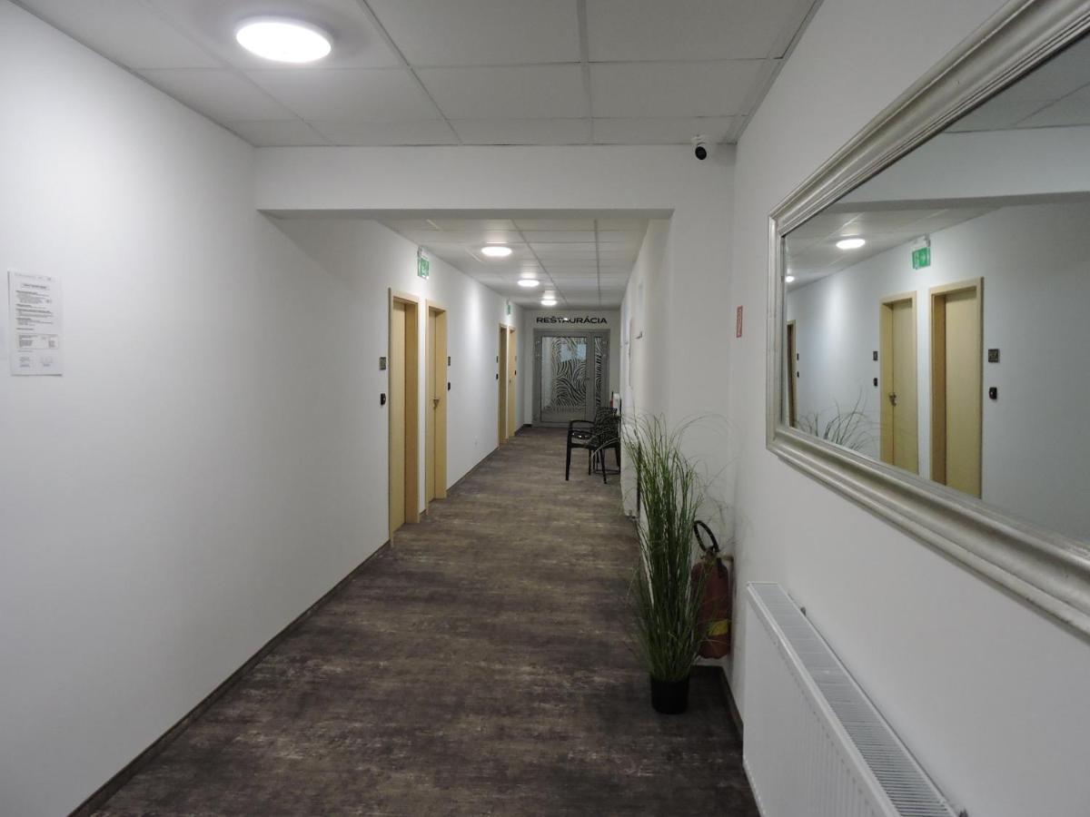Primma Hotel Moldava nad Bodvou Buitenkant foto
